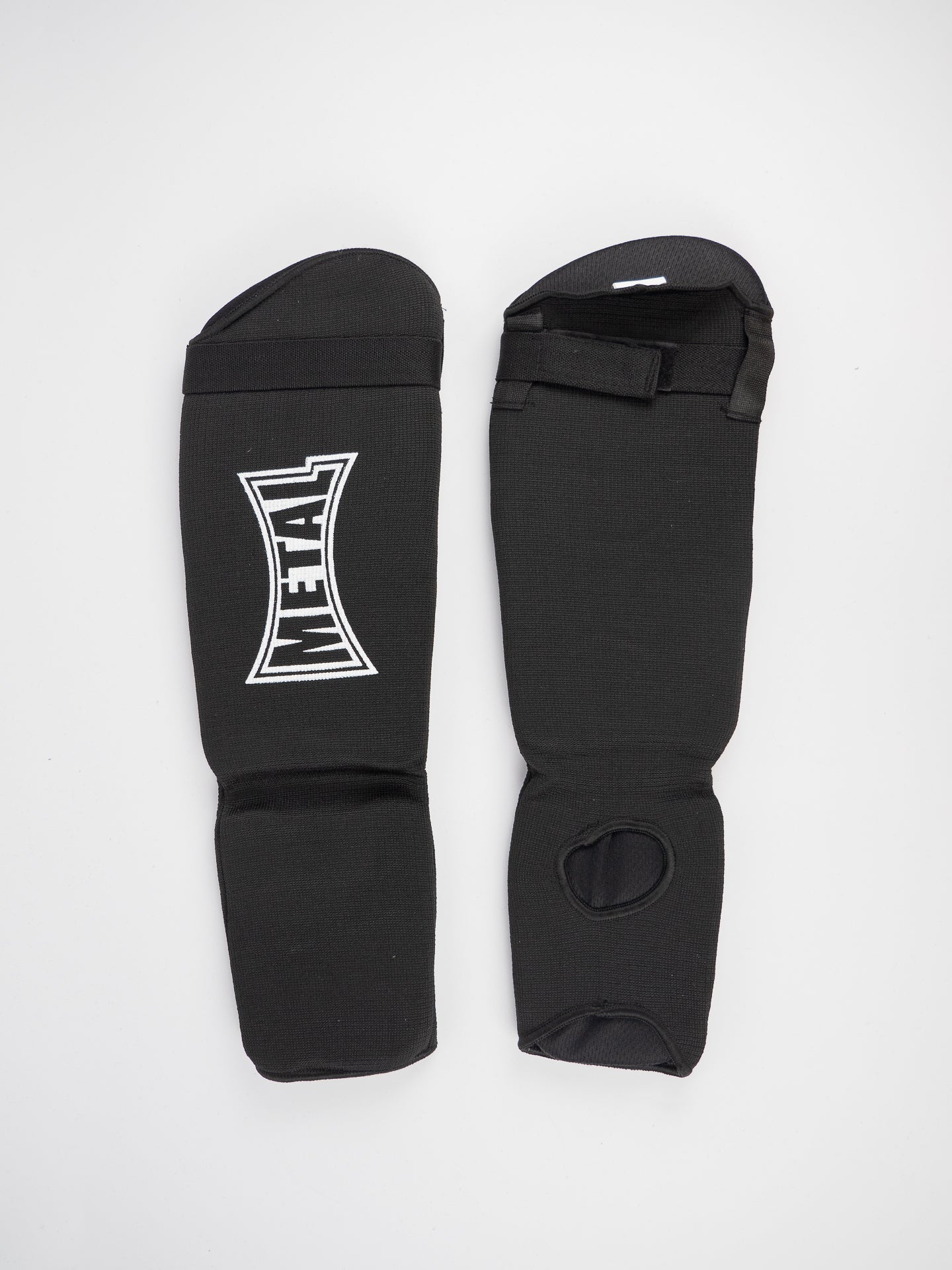 Schienbeinschoner mit Fußschutz als Socke Metal Boxe aus Baumwolle
