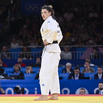 Atleta de la selección italiana de judo en acción durante una pelea con el judogi Adidas J730