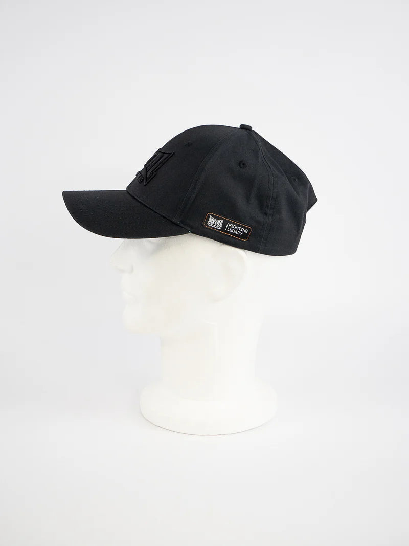 Detalle lateral de la gorra Metal Boxing con parche textil Fighting Legacy