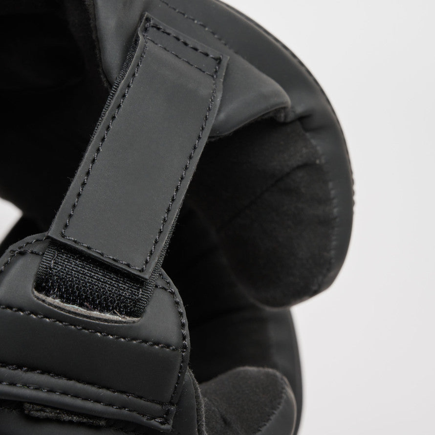 Casco Leone con Protector de Mejillas Edición Negra