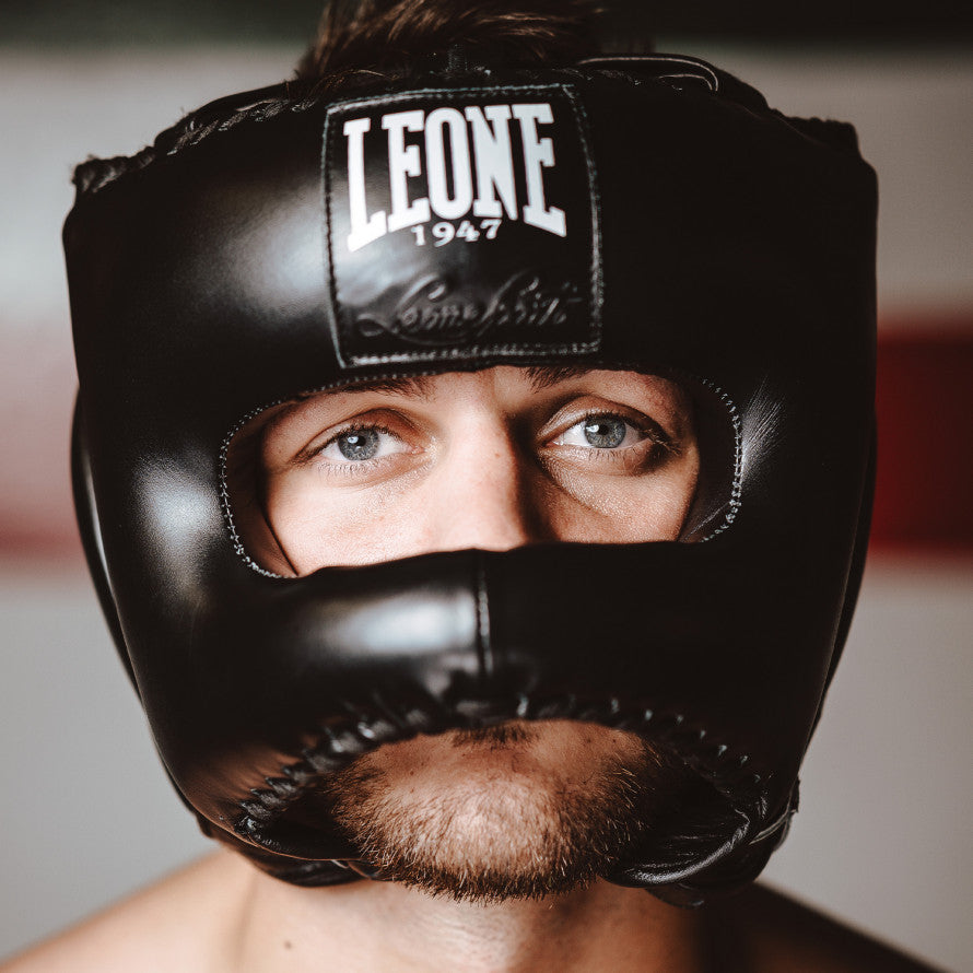 Casco con barra para nariz Leone El Más Grande