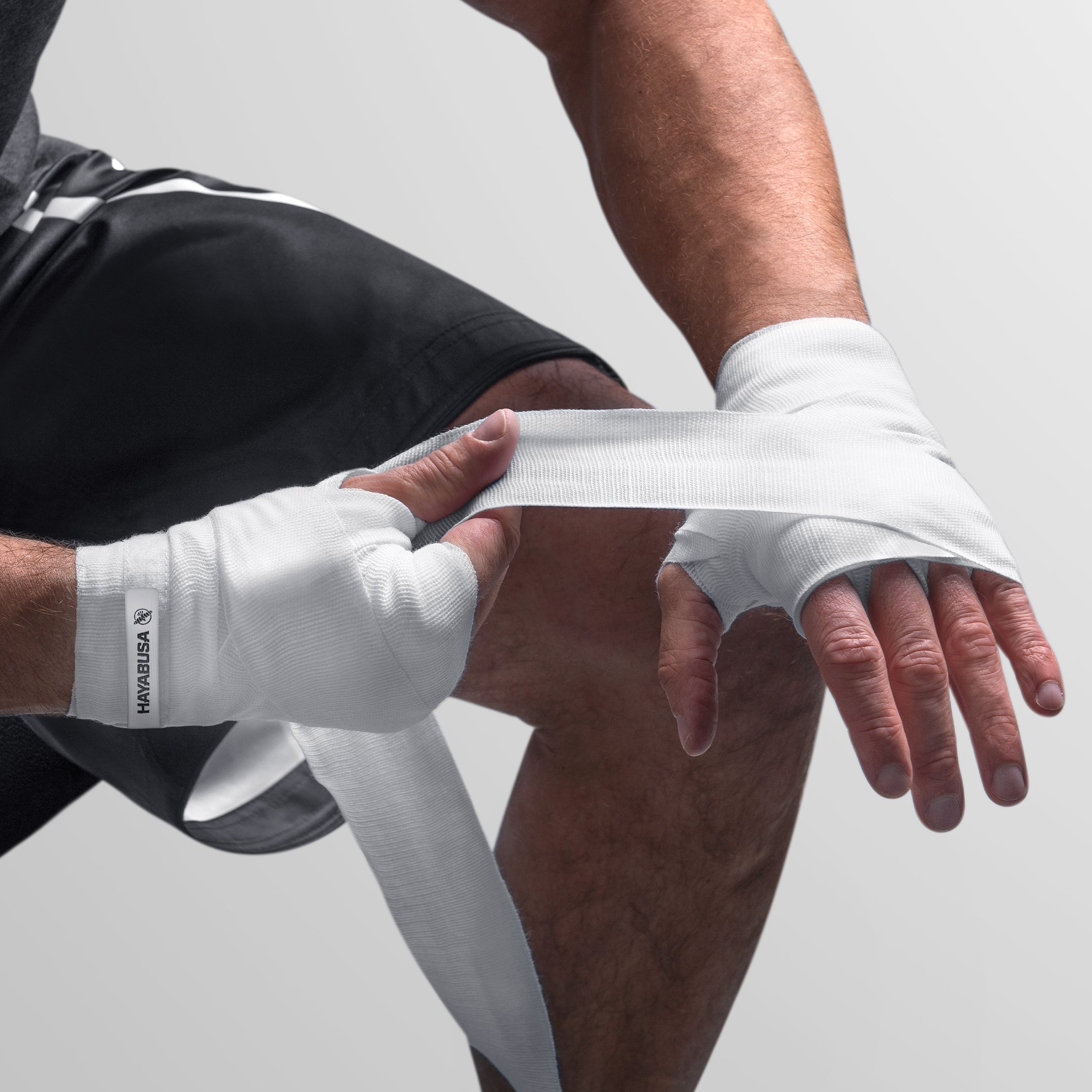 Dettaglio del tessuto tecnico in misto cotone e nylon delle bende Hayabusa Gauze.