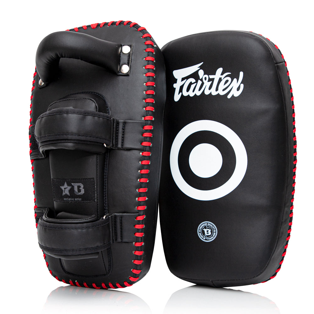 Paar compacte FXB Fairtex Kicking Pads voor Muay Thai en kickboksen