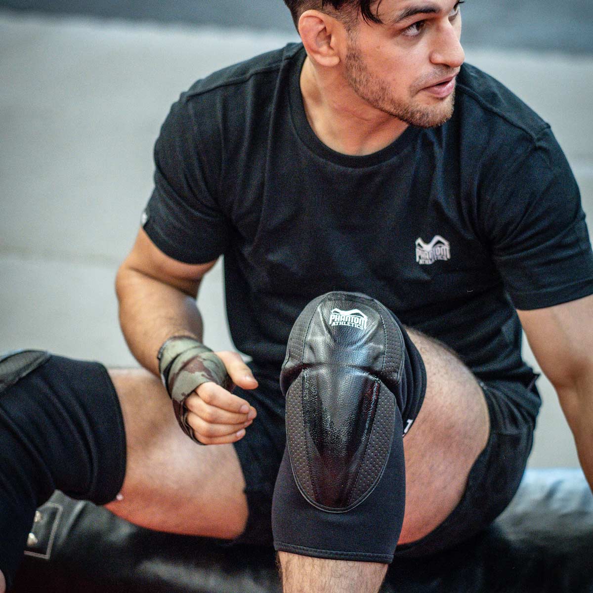 Genunchiere Phantom Grappling și MMA (Copie)