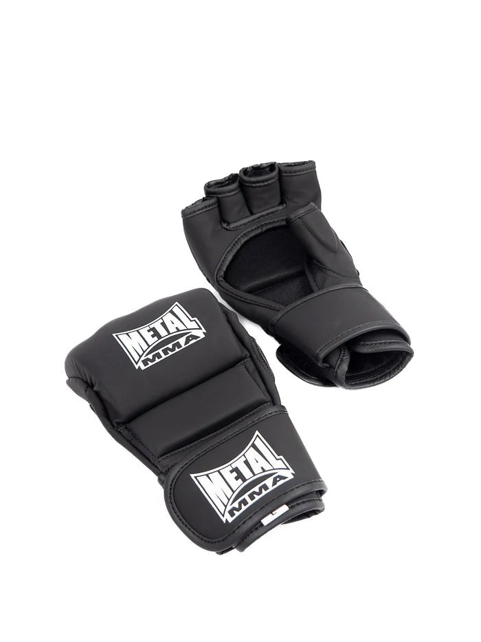 Vista de la palma de los guantes The Claw MMA Metal Boxing, detalle del sistema de cierre elástico y velcro