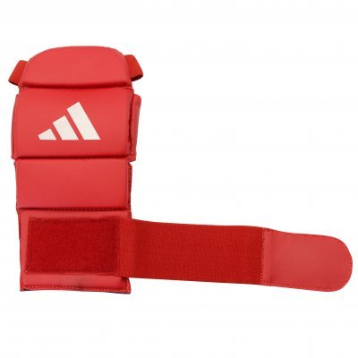 Detalle de cierre de los guantes Adidas Ju Jitsu rojos para grappling