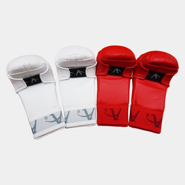 Guantes de karate Arawaza, blancos y rojos, aprobados por la WUKF, vista de palma