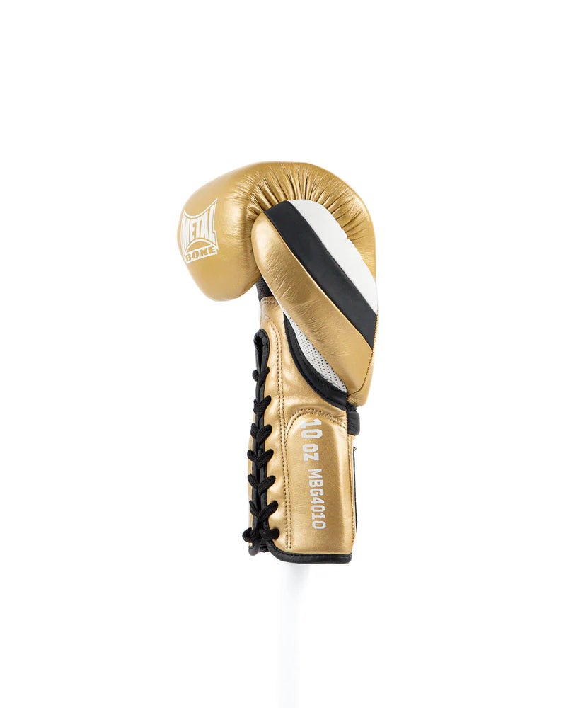 Detalhe da luva Metal Boxing Legacy em ouro simples, acabamento luxuoso