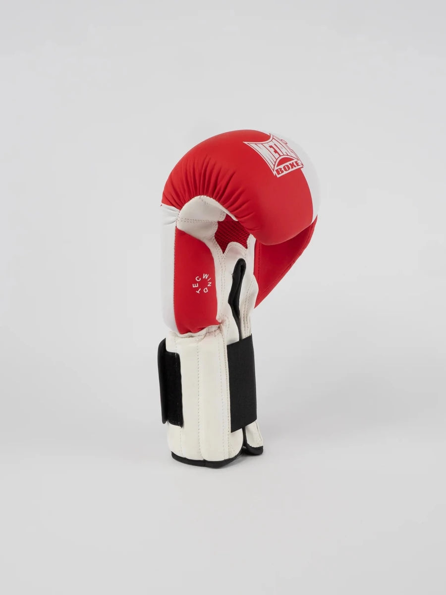 Detalhe de ventilação em malha das luvas vermelhas Metal Boxing Savate