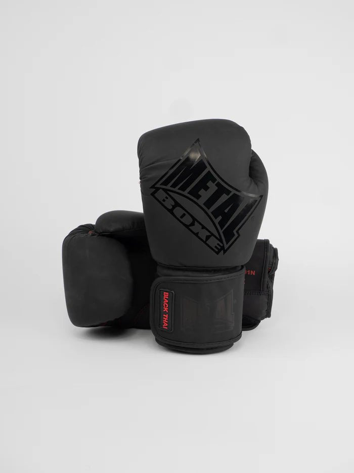 Front view of the Metal Boxing Thai Black gloves in matt black PU