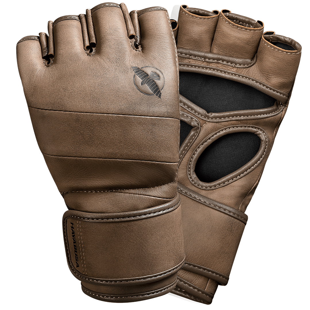 Sepasang sarung tangan Hayabusa T3 LX 4oz MMA dari kulit coklat vintage yang halus, tampilan keseluruhan