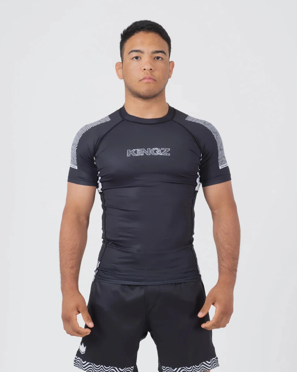Rashguard techniczny Kingz Flow w kolorze czarnym i jasnoniebieskim do Jiu Jitsu i Grapplingu