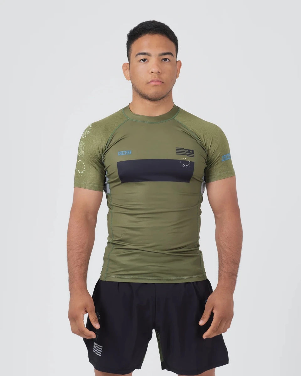 Widok z przodu technicznego rashguarda Kingz Trooper do Jiu Jitsu i sportów walki