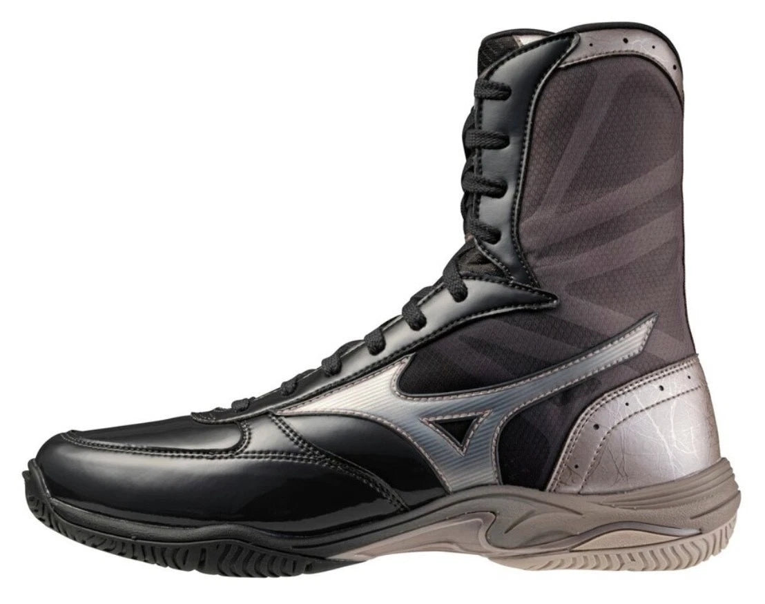 Scarpa da pugilato Mizuno Wave Monster nera vista laterale.