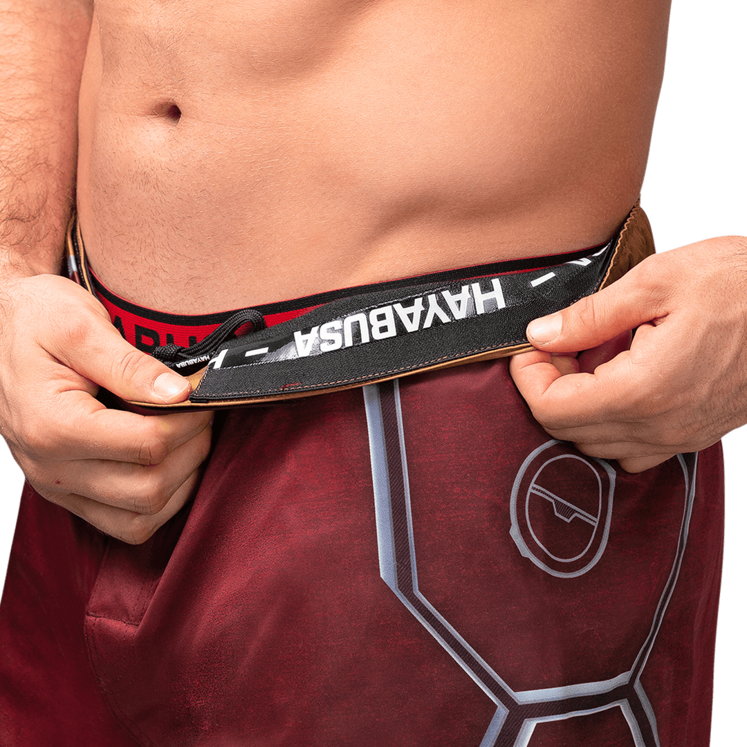 Détail interne de la taille du short Hayabusa Marvel Iron Man, montrant la poignée en silicone antidérapante