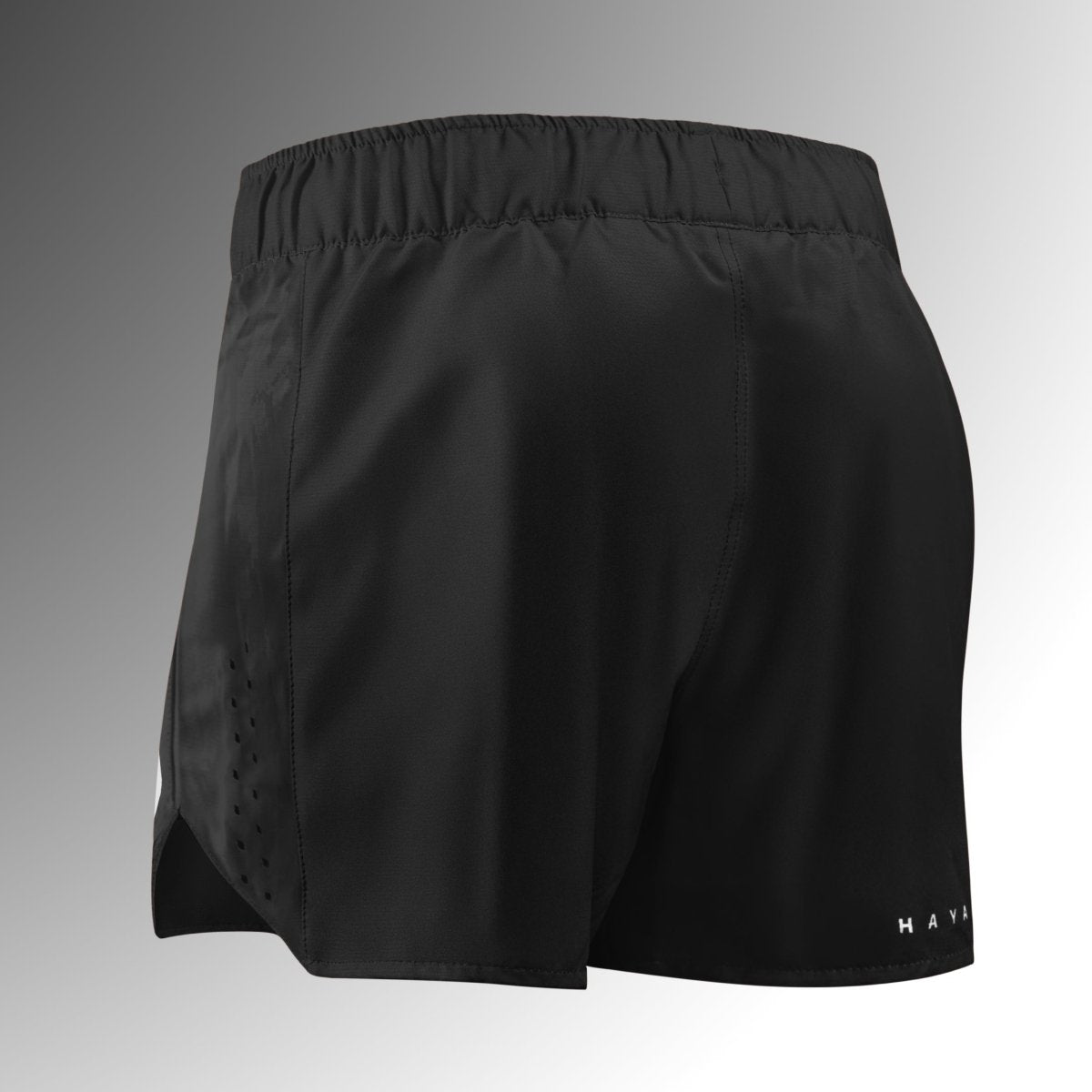 Vista trasera del pantalón corto Hayabusa Apex negro, diseño resistente al desgarro con orificios de ventilación láser