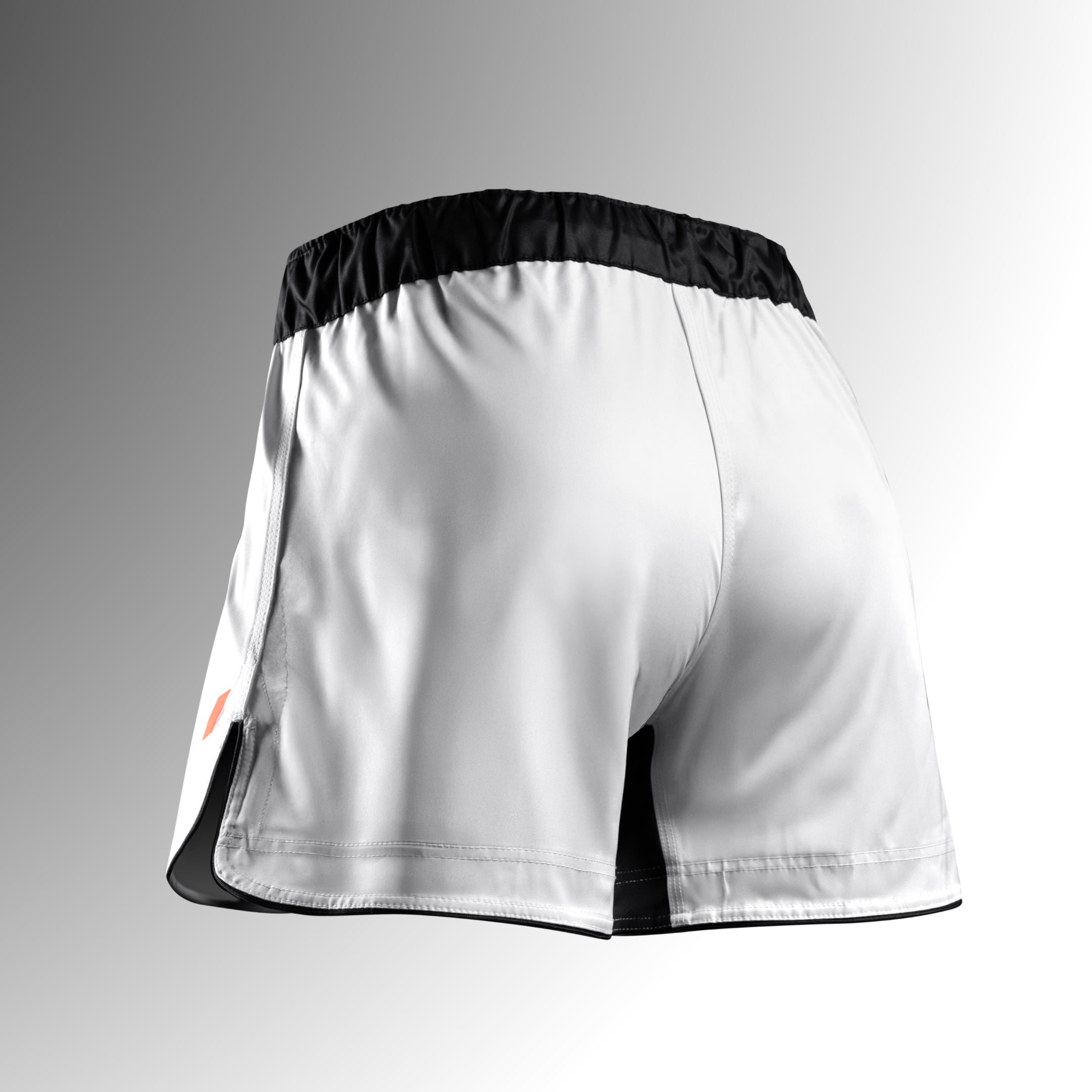 Vista posteriore dei pantaloncini MMA Hayabusa Apex Mid-Thigh bianchi, che mostra il girovita sicuro e il tessuto antistrappo