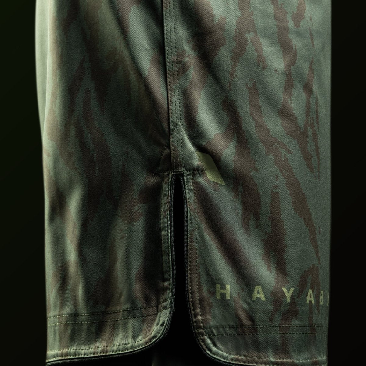 mma-shorts-hayabusa-apex-medio-muslo-lado-verde
