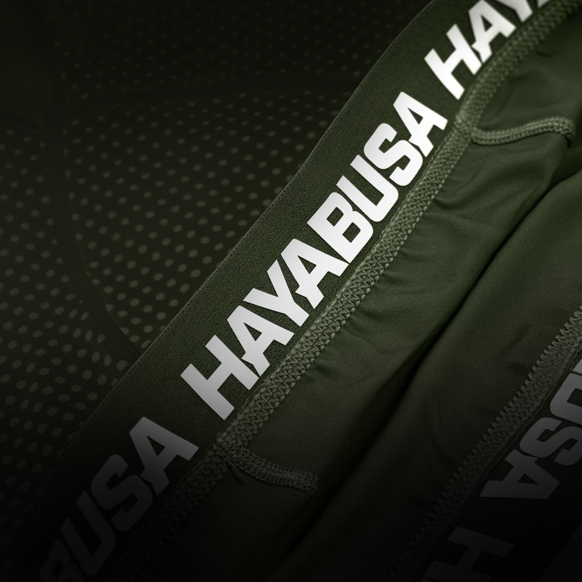 Détail technique du graphisme Hayabusa sur le short vert Vale Tudo