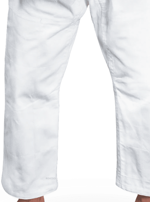 Pantalón Daedo Elite Judogi blanco con cintura elástica y refuerzos en las rodillas.