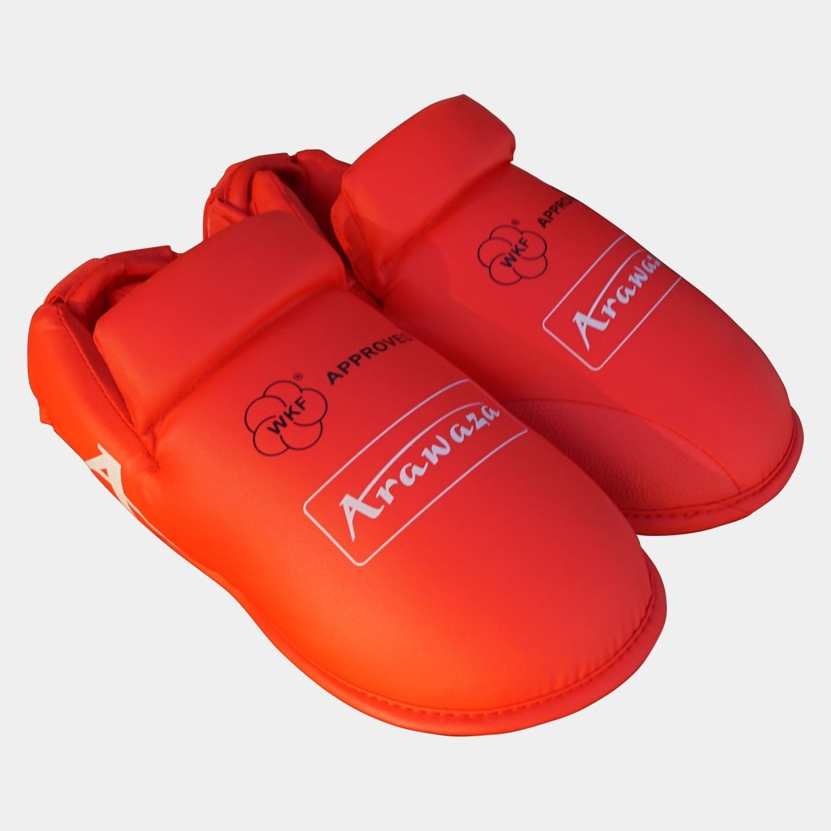 Protectores de pies Arawaza WKF Approved rojos, protección ergonómica para niños y adultos