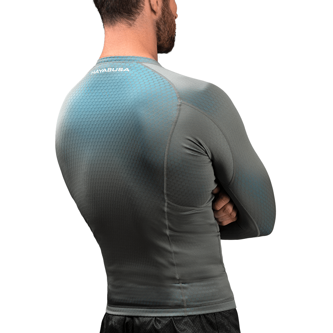 Vista trasera de la lycra Hayabusa Fusion gris/azul claro, diseño aerodinámico para Jiu Jitsu