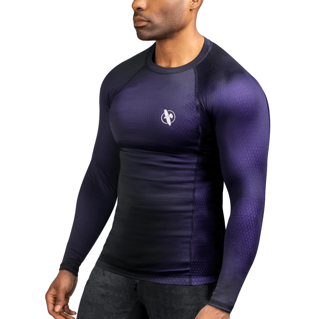 Vista frontal de la lycra Hayabusa Fusion negra y morada, efecto iridiscente dinámico