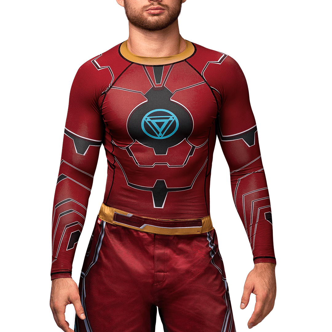 Vista frontal do rashguard de manga comprida Hayabusa Marvel Iron Man com o design da armadura de Tony Stark
