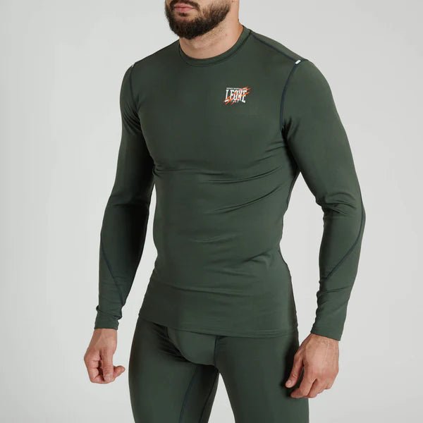 Vue de face du rashguard vert à manches longues Leone Primal Instinct