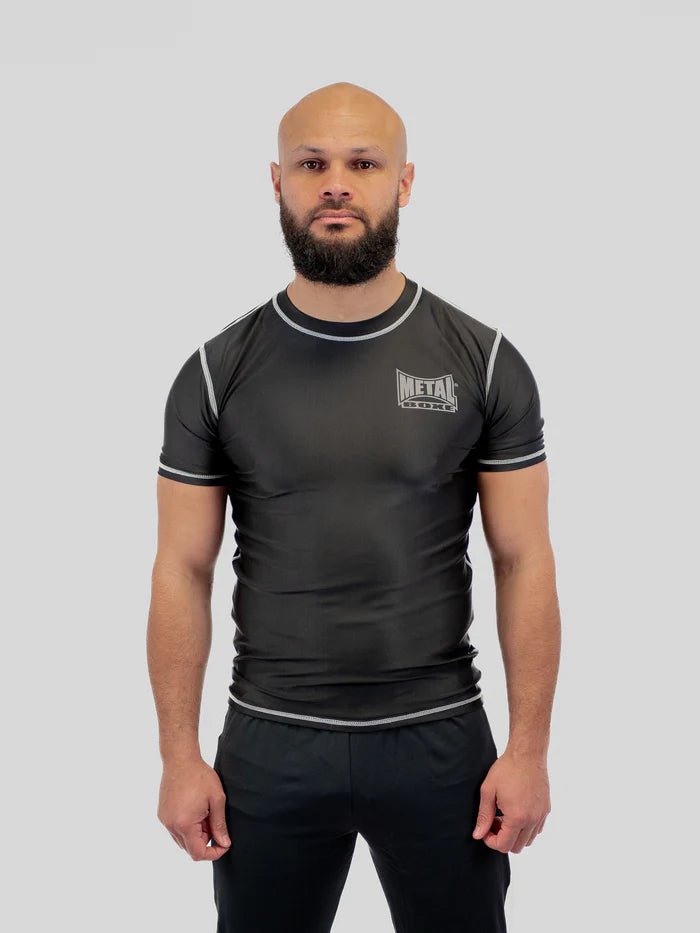 Czarna techniczna koszulka kompresyjna męska rashguard Metal Boxing, widok z przodu