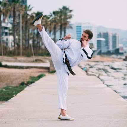 Scarpe da Allenamento Tae Bianco Oro senza Lacci - Fight Club Store