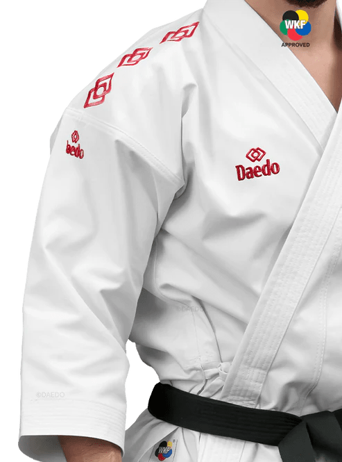 Krátký střih specifický pro profesionální karategi kata Daedo Premier League.
