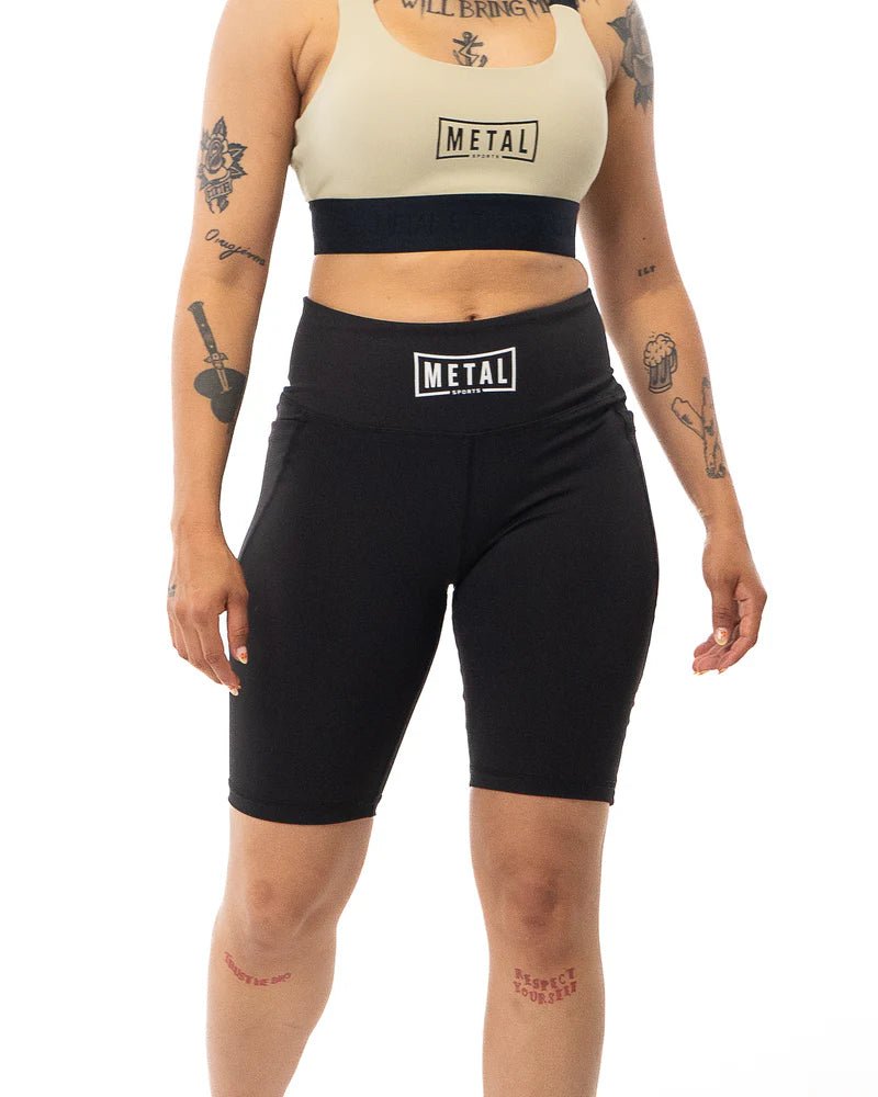 Vista frontal principal Pantalón corto de compresión mujer Metal Boxing negro colección Metal Sports