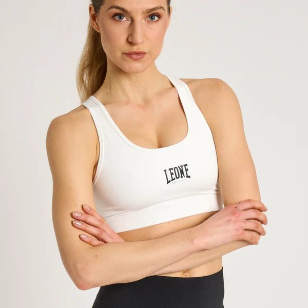 Vista frontal de la ultramoderna camiseta deportiva blanca Leone Logo Cool Touch