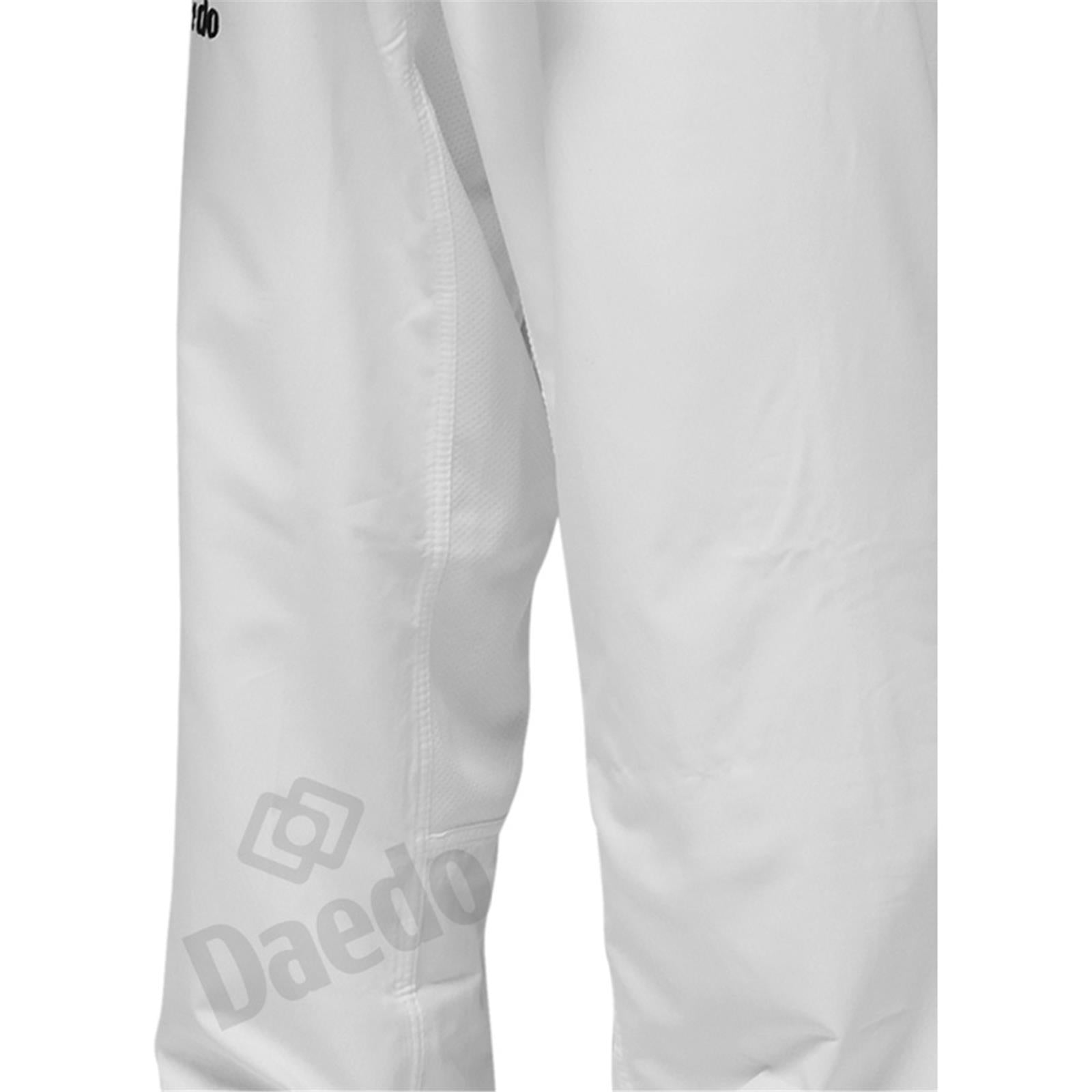DOBOK Daedo Cuello Blanco Ultraligero WT