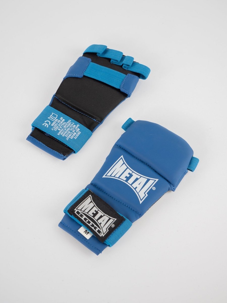 Vista trasera de los guantes azules Metal Boxing Ju Jitsu, centrándose en el cierre elástico