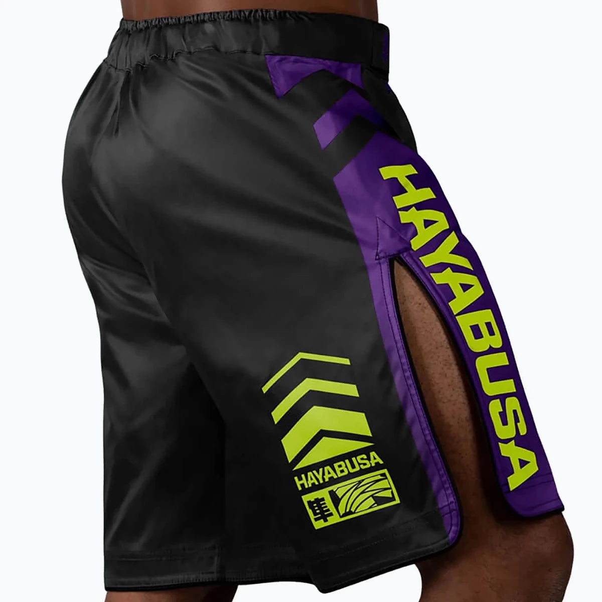Cierre interno de silicona y detalle de grip del pantalón corto negro Hayabusa.