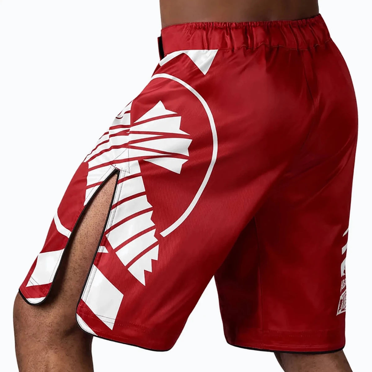 Vista posterior Pantalón corto de lucha rojo Hayabusa para entrenamiento intensivo.