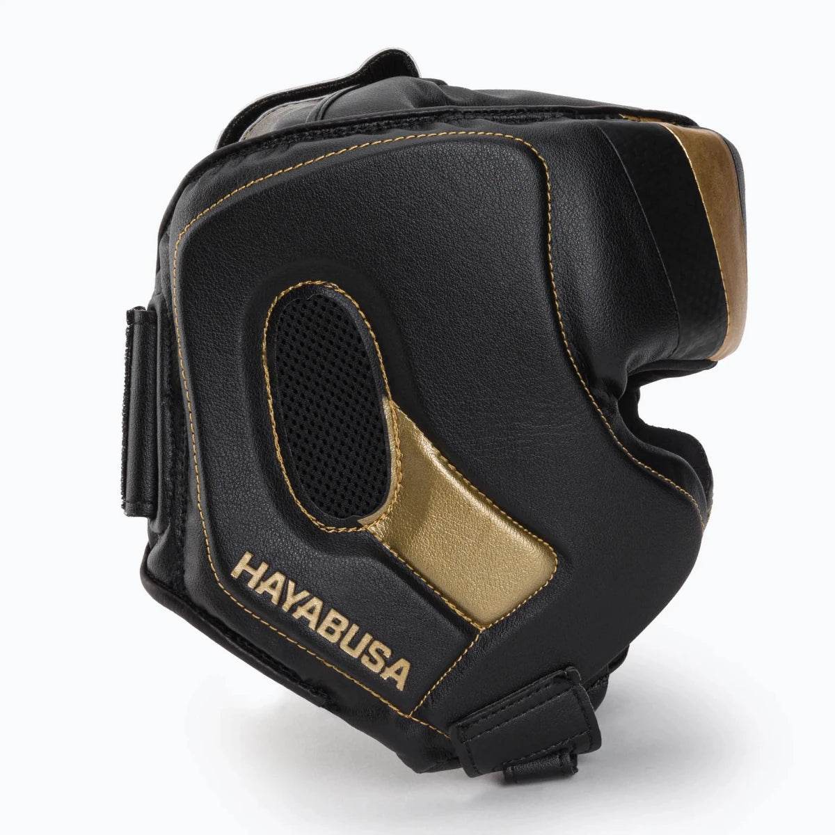 Detalle de logo dorado y acolchado tecnológico del casco Hayabusa T3.