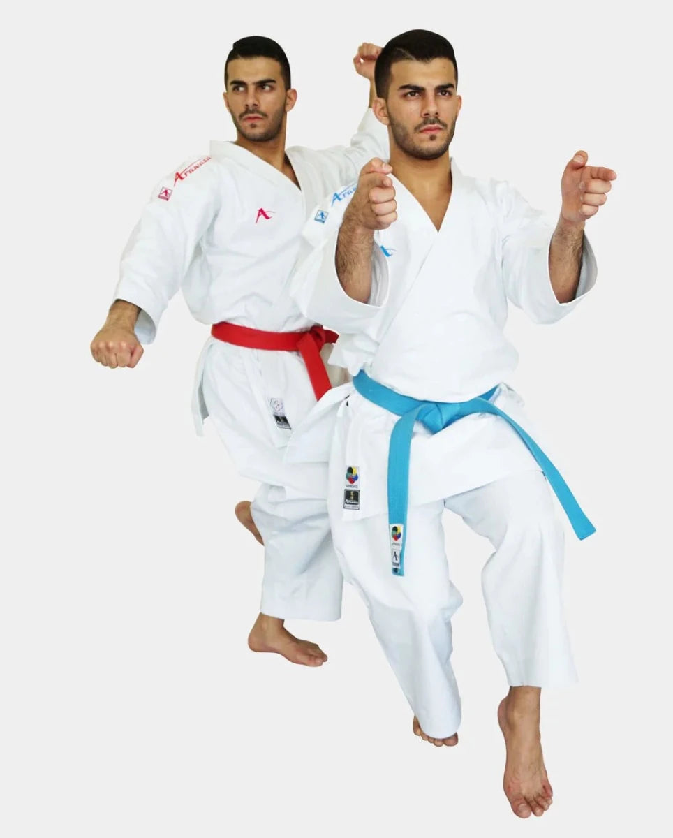 Conjunto Arawaza Black Diamond Premier League con dos chaquetas y pantalones bordados en rojo y azul