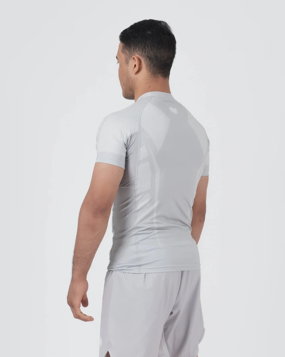 Vista traseira do rashguard Kingz Ghost com design sublimado de alta qualidade