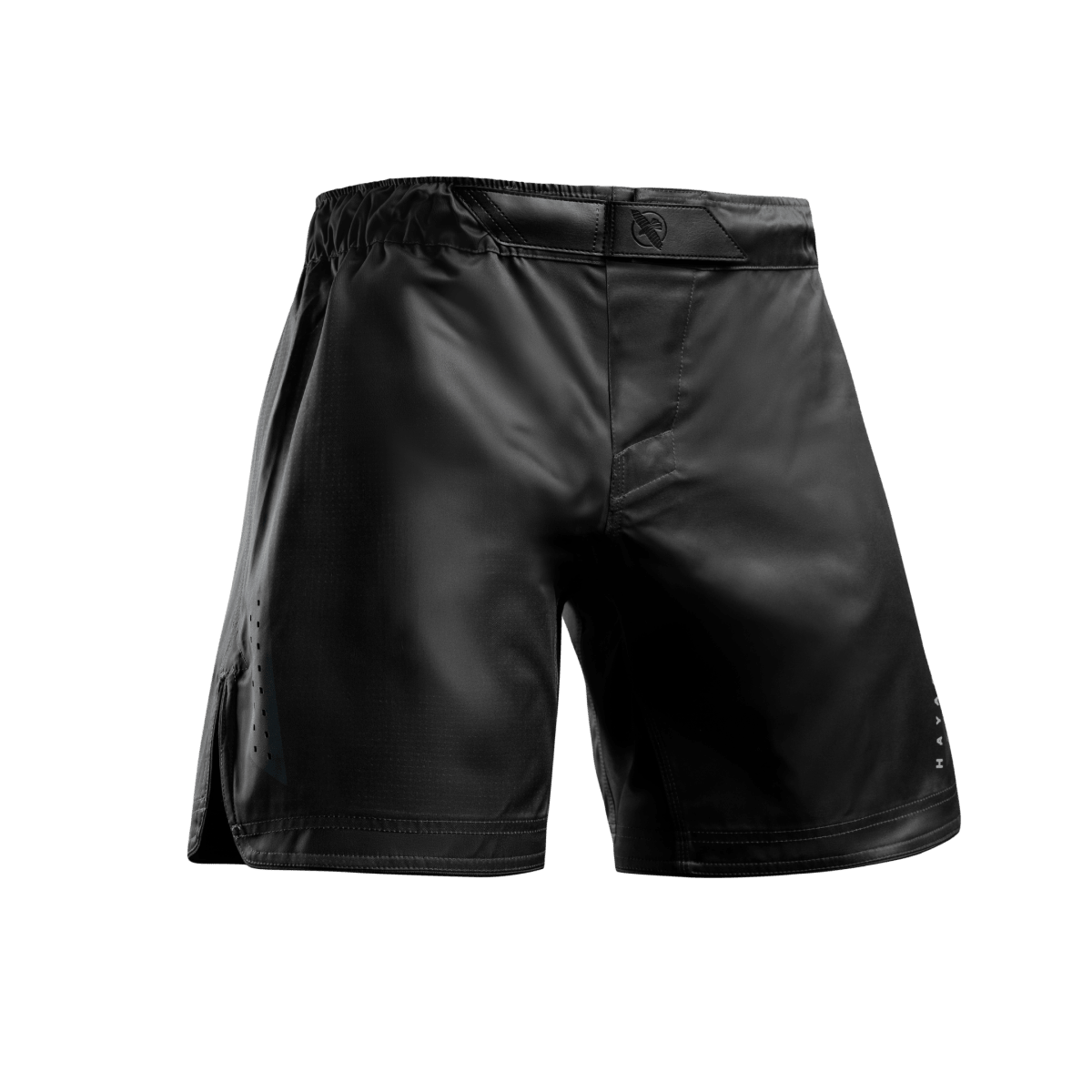 Vista frontal do short preto Hayabusa Core Mid-Thigh MMA com fecho interlock