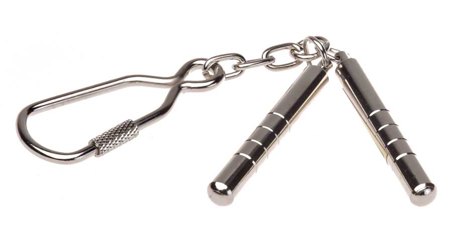 Schlüsselanhänger Kampfkünste in Form von Sai und Nunchaku aus Metall