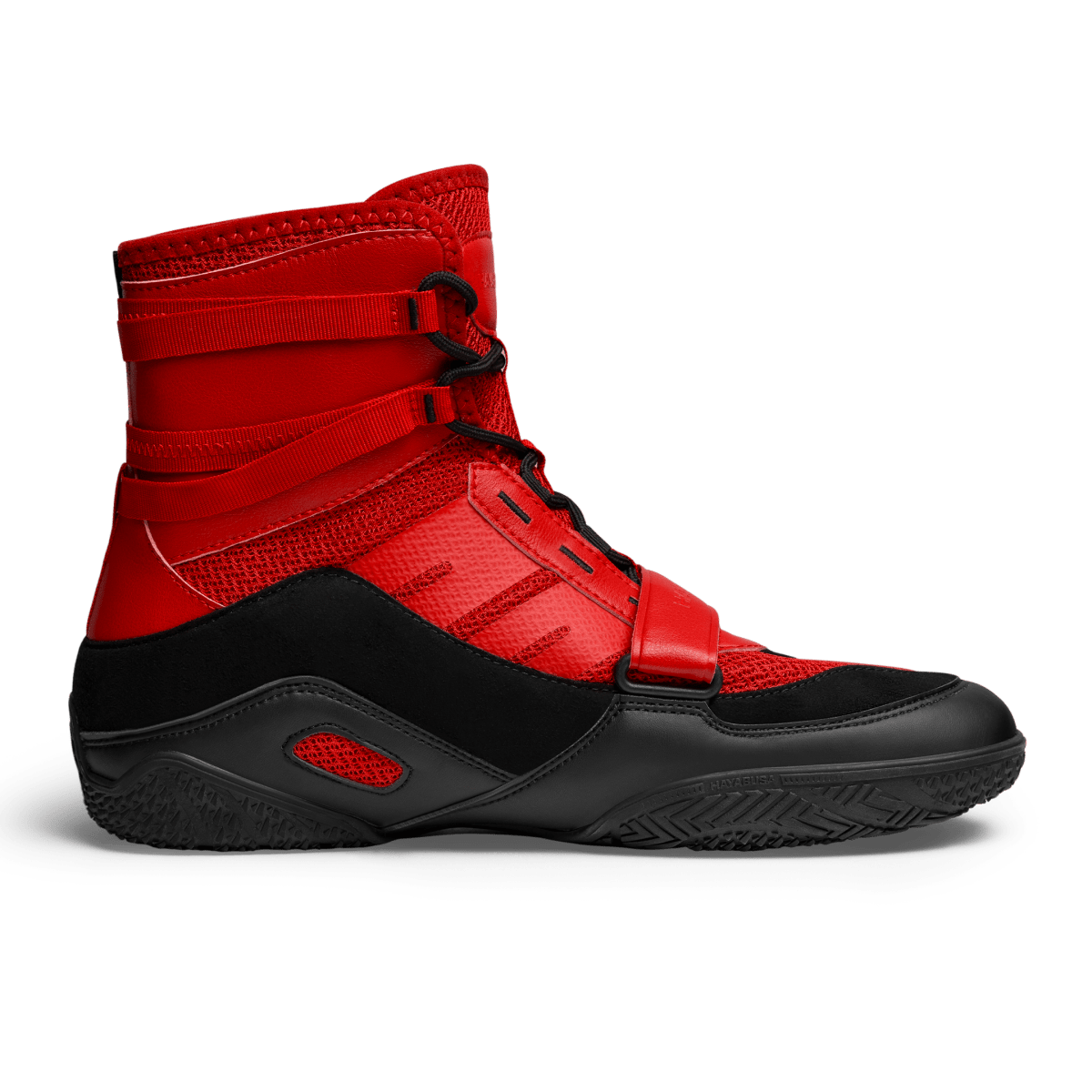Tampak samping sepatu boot Hayabusa Strike berwarna merah dengan detail penutup yang bervariasi